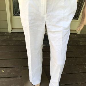 THEORY / ELEGANT WHITE SLACKS IN MINT CONDITION